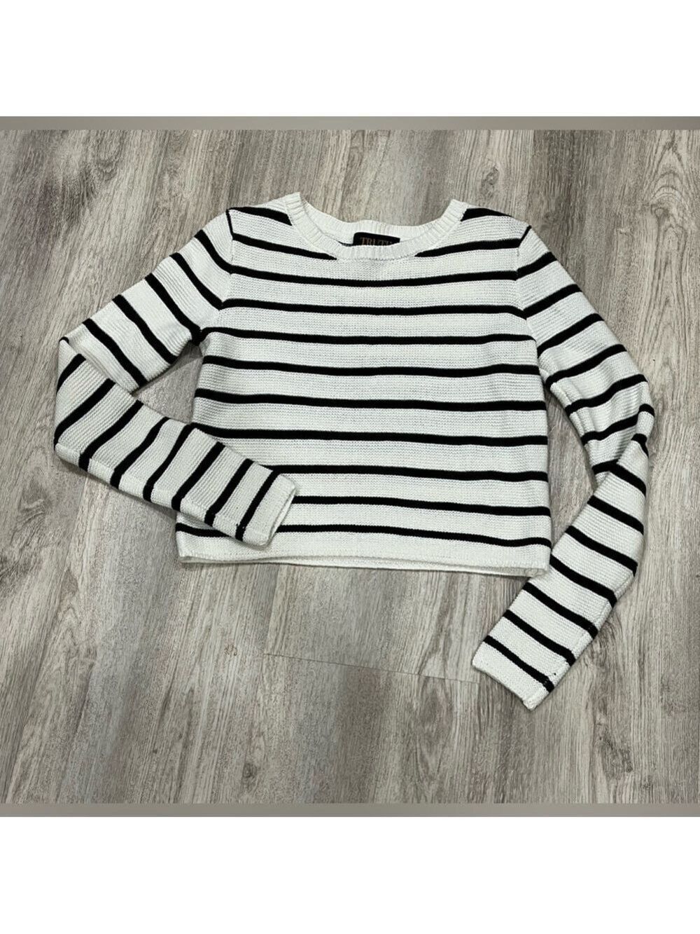 Striped Black and White Cropped Sweater XS TRUTH by Republic